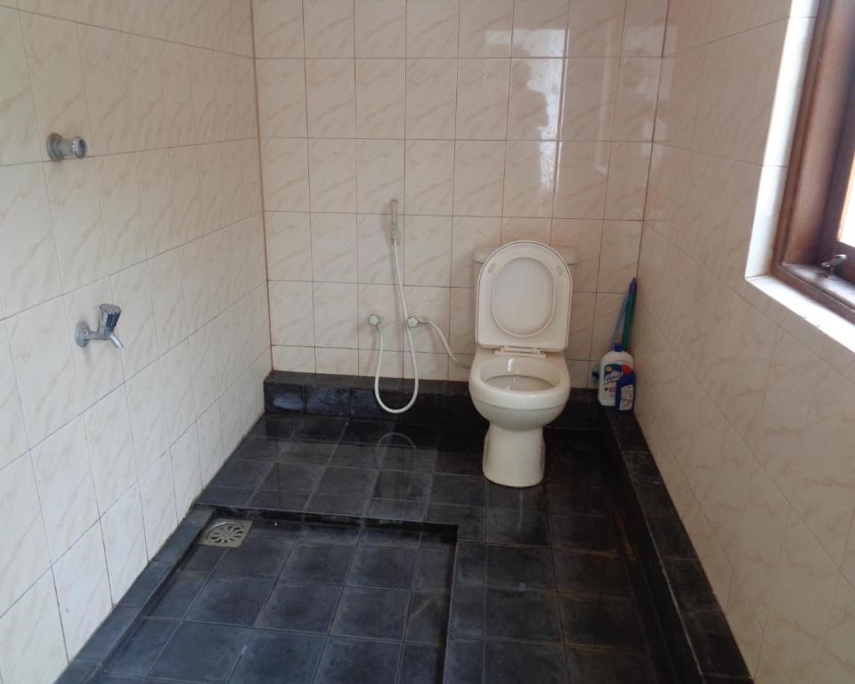 Family Room bathroom