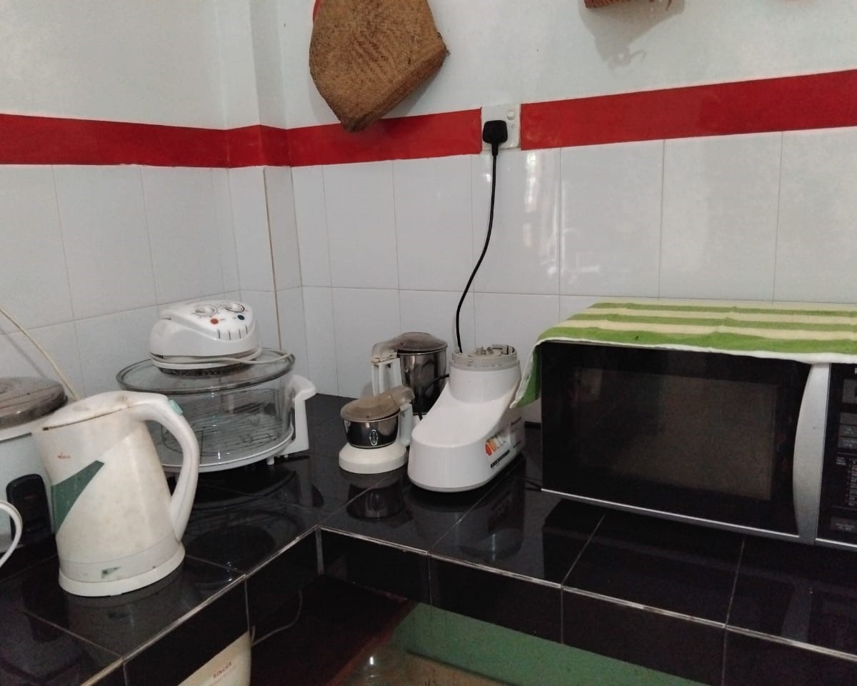Kitchen Image 2